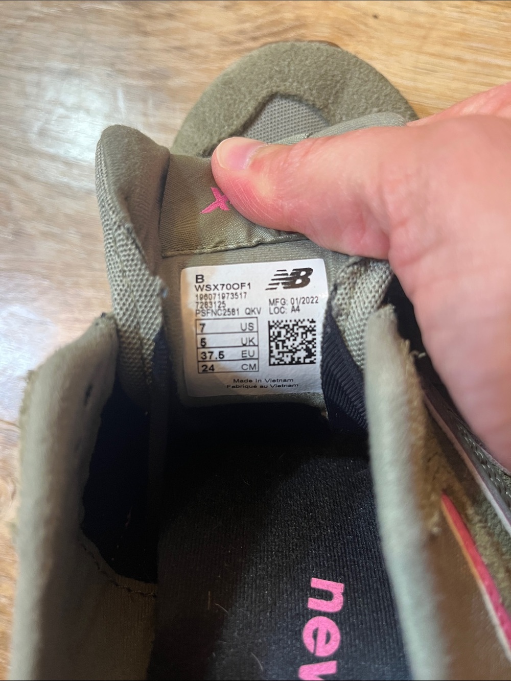 New Balance Green Pink Fresh Foam X70 Sneaker Tennis Shoe Women's 7 Logo Trainer - Picture 11 of 13